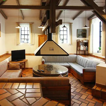 Detached In * Medelby