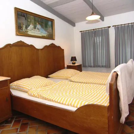 Detached In 度假居